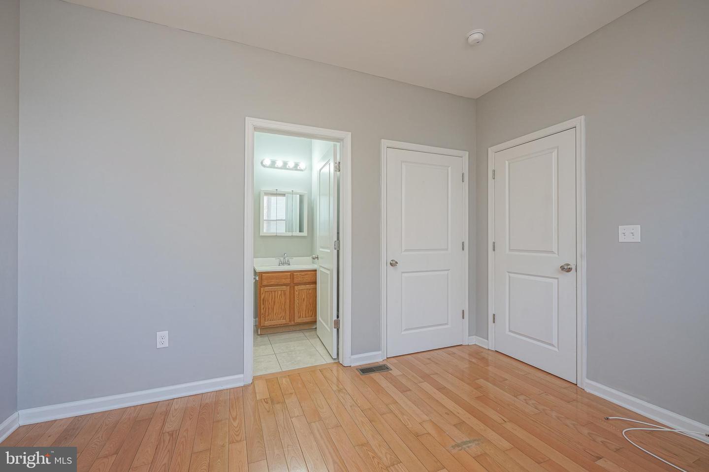410 N Wiota St Property Photo 8