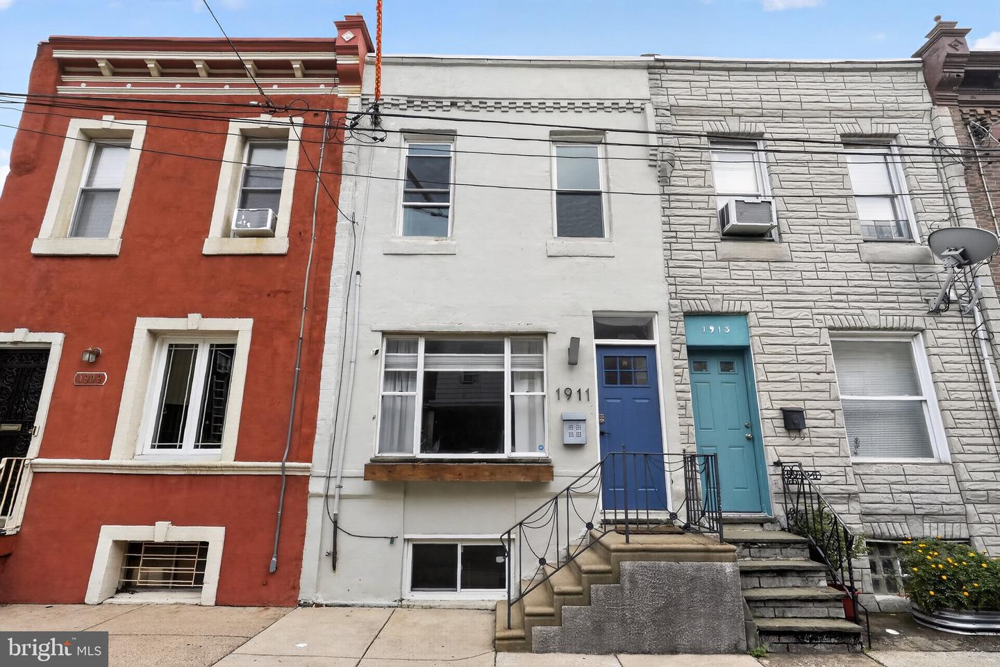 1911 S LAMBERT ST Property Photo 1