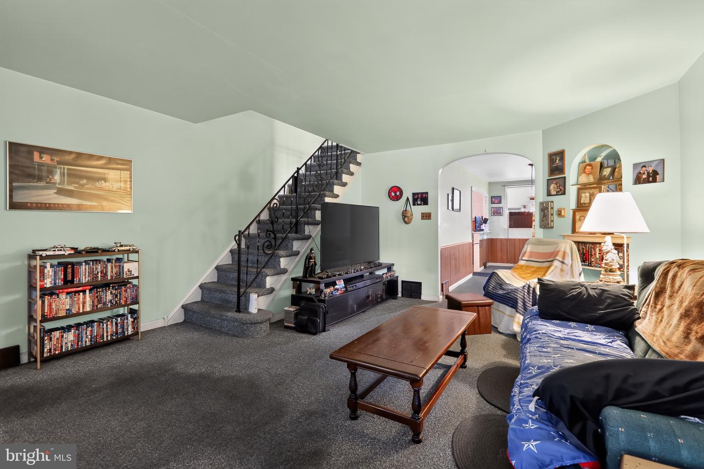 1941 Lardner St Property Photo 3