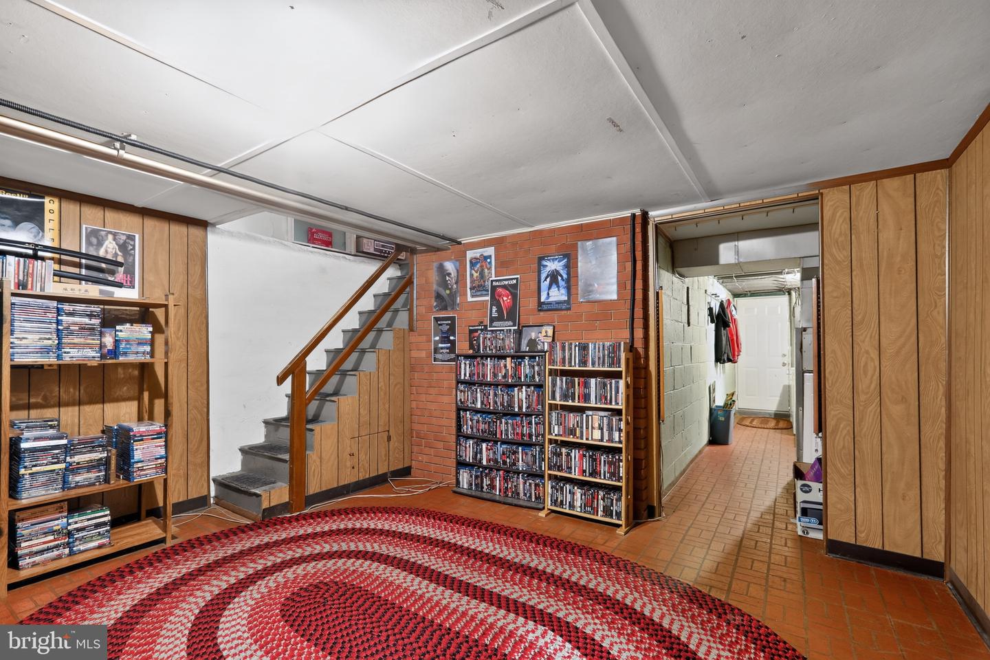 1941 Lardner St Property Photo 14