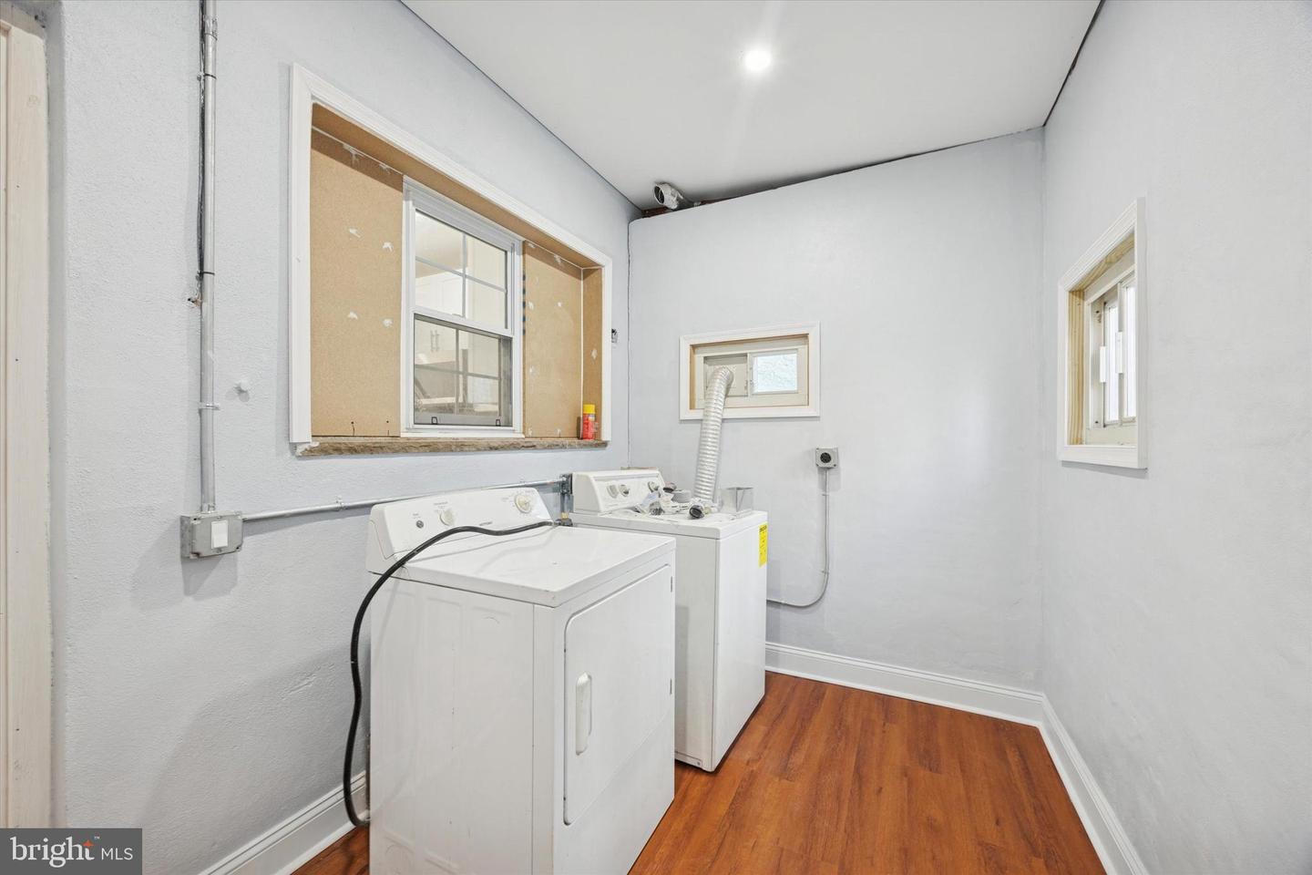 723 Sears St Property Photo 6