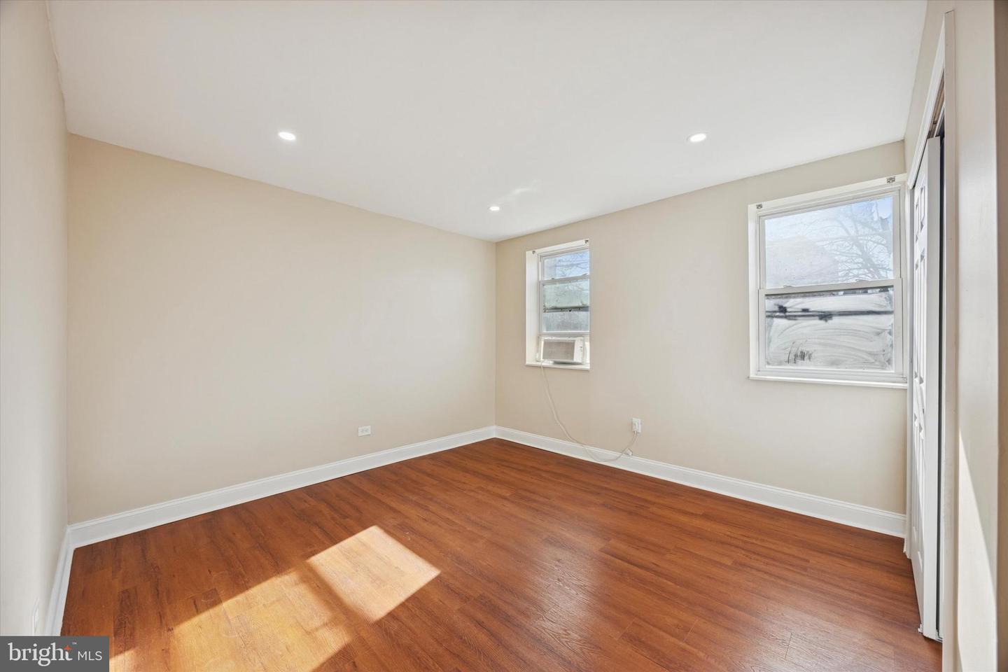 723 Sears St Property Photo 7