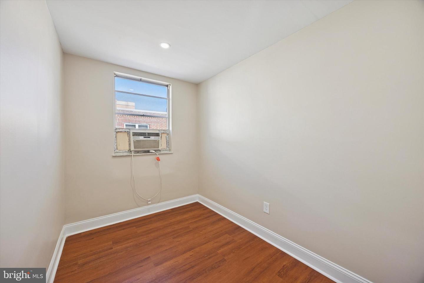 723 Sears St Property Photo 11