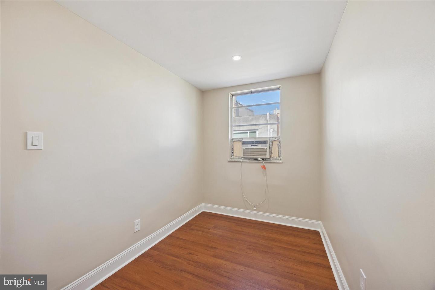 723 Sears St Property Photo 12
