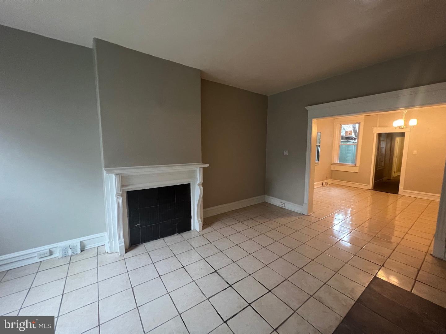 3319 W Haggert St Property Photo 4