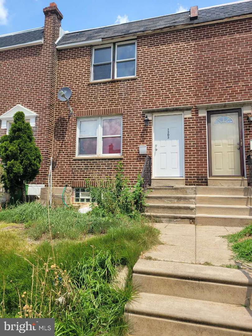 1303 Stirling St Property Photo 1