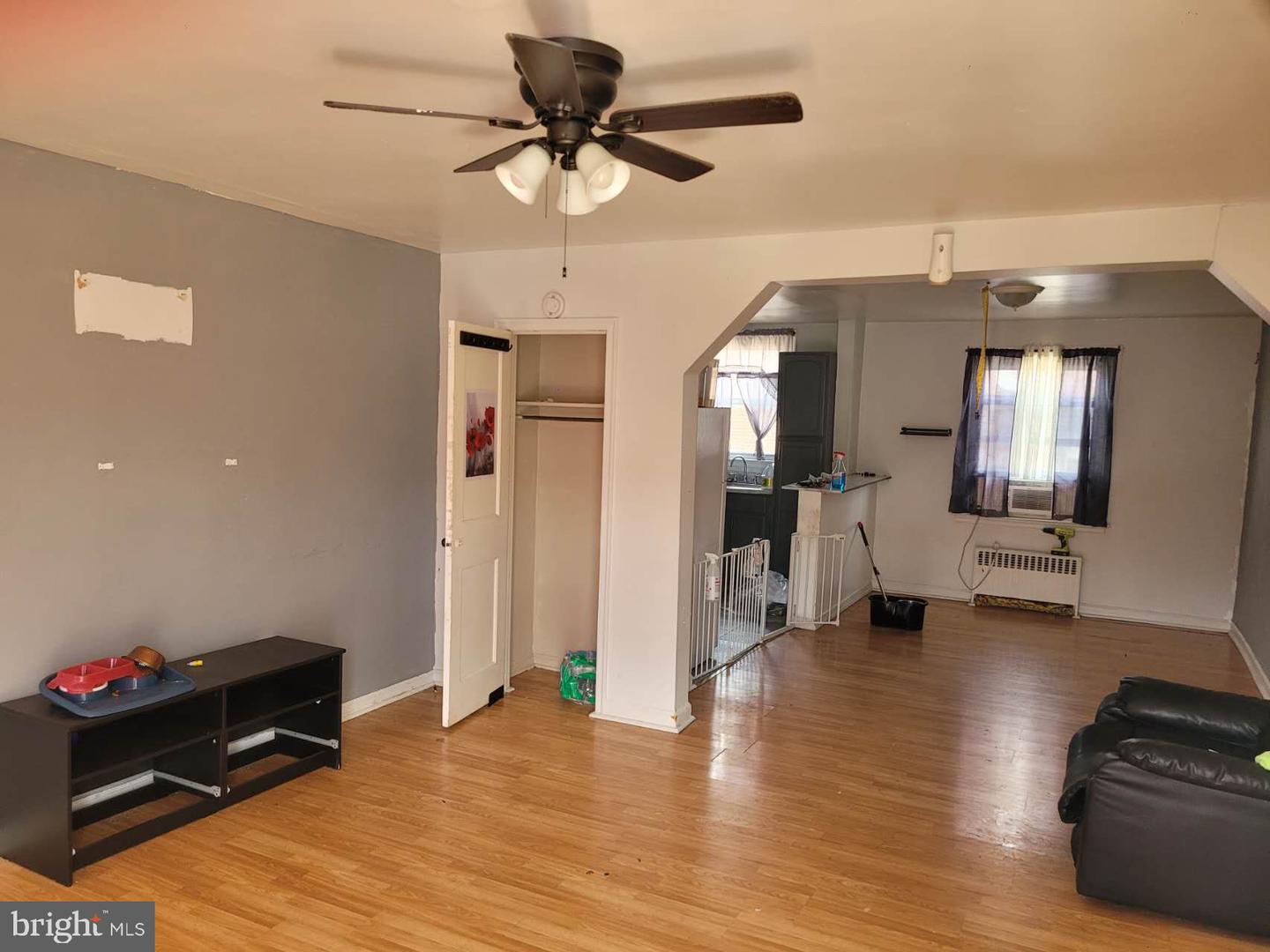 1303 Stirling St Property Photo 2