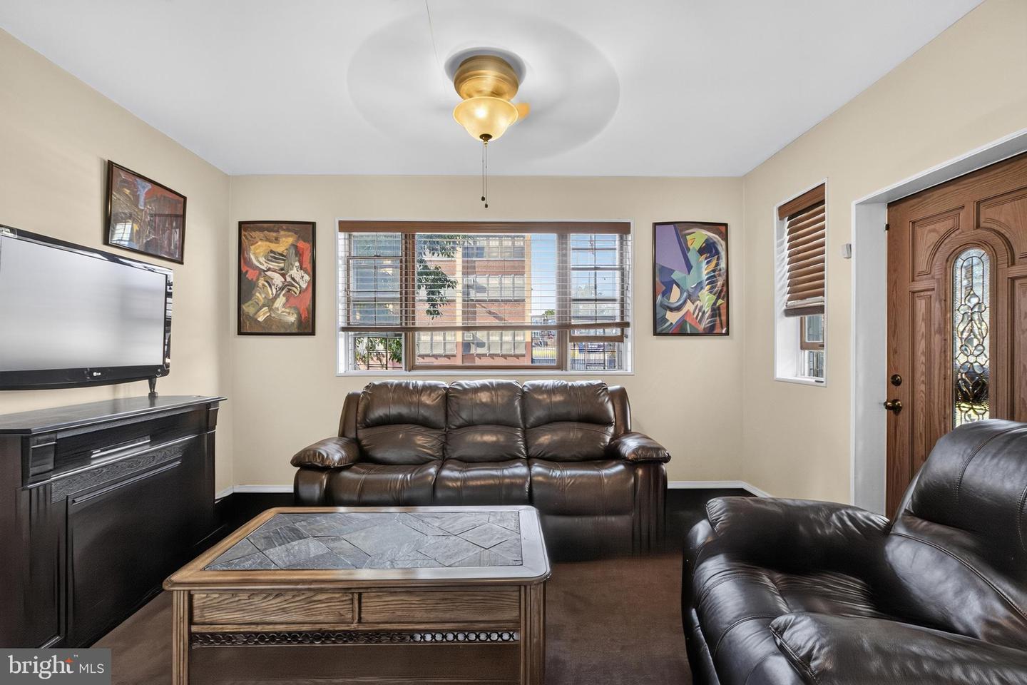6016 Cobbs Creek Pkwy Property Photo 3