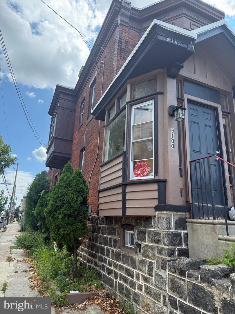 6100 Walnut St Property Photo 3