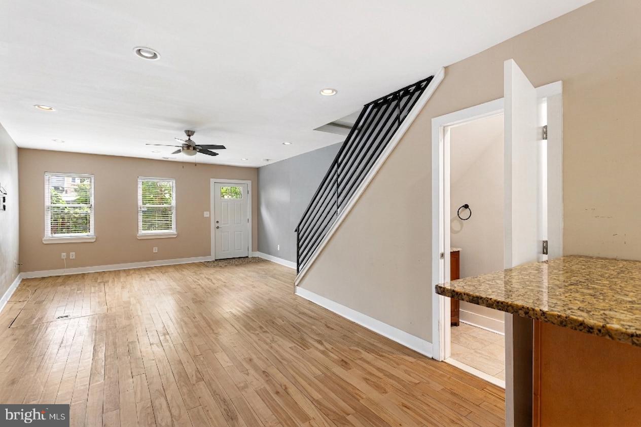 211 Mercer St Property Photo 4