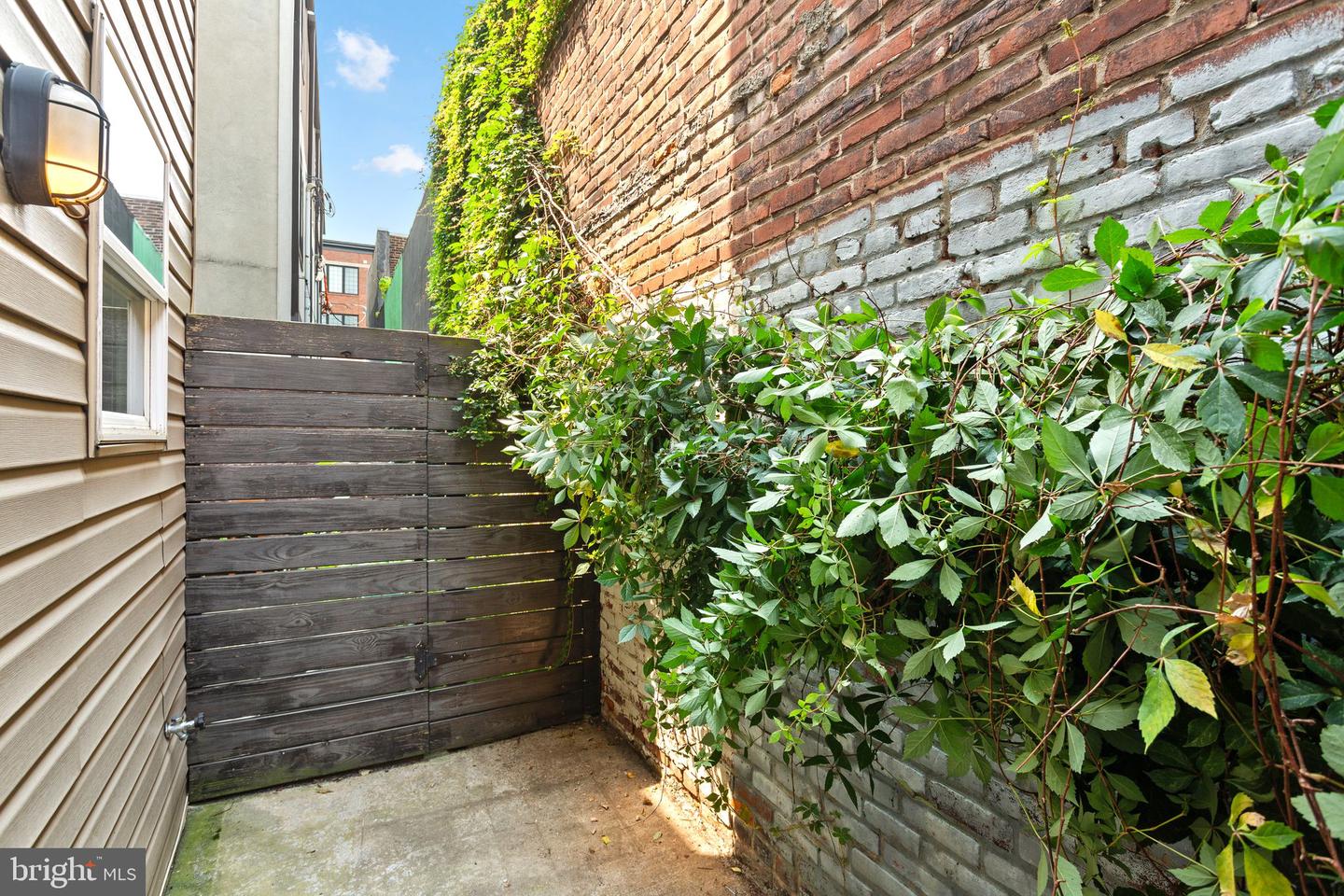 211 Mercer St Property Photo 6