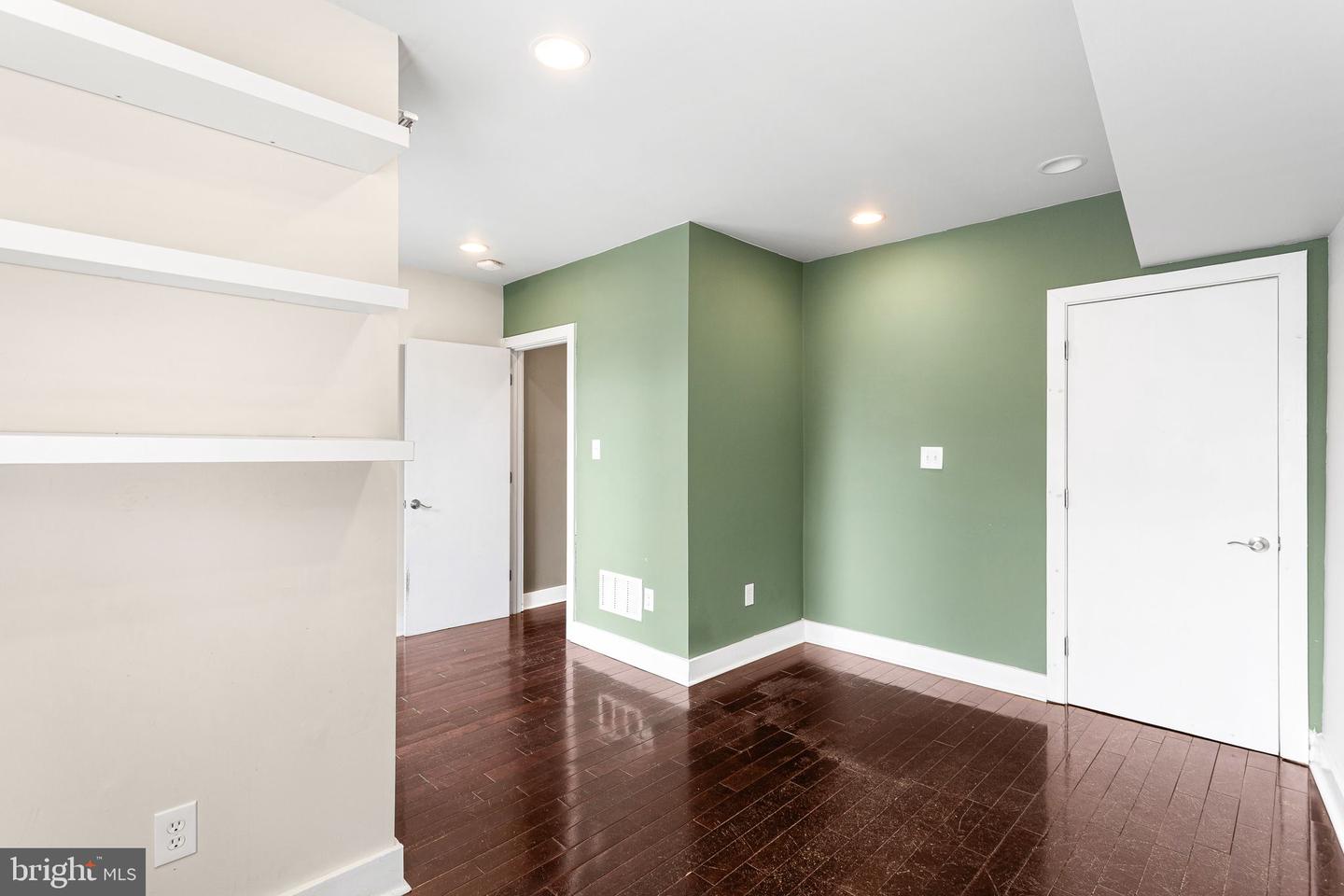 211 Mercer St Property Photo 12