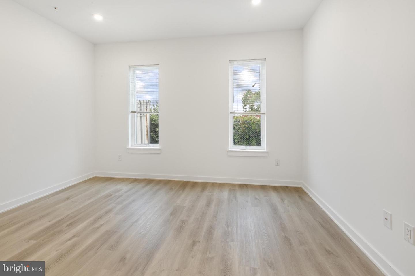 2046 E Lehigh Ave #3d Property Photo 7