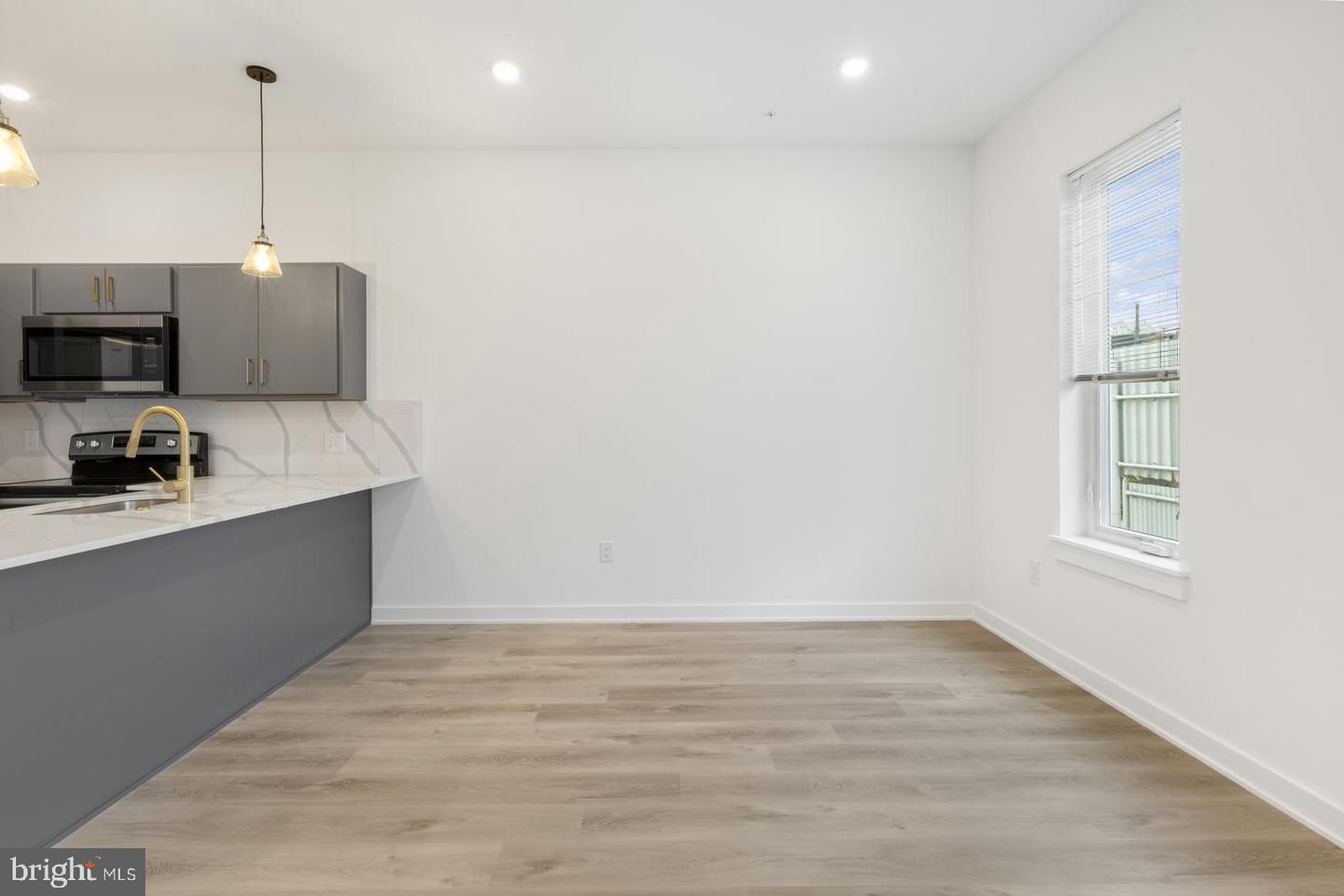 2046 E Lehigh Ave #3d Property Photo 8