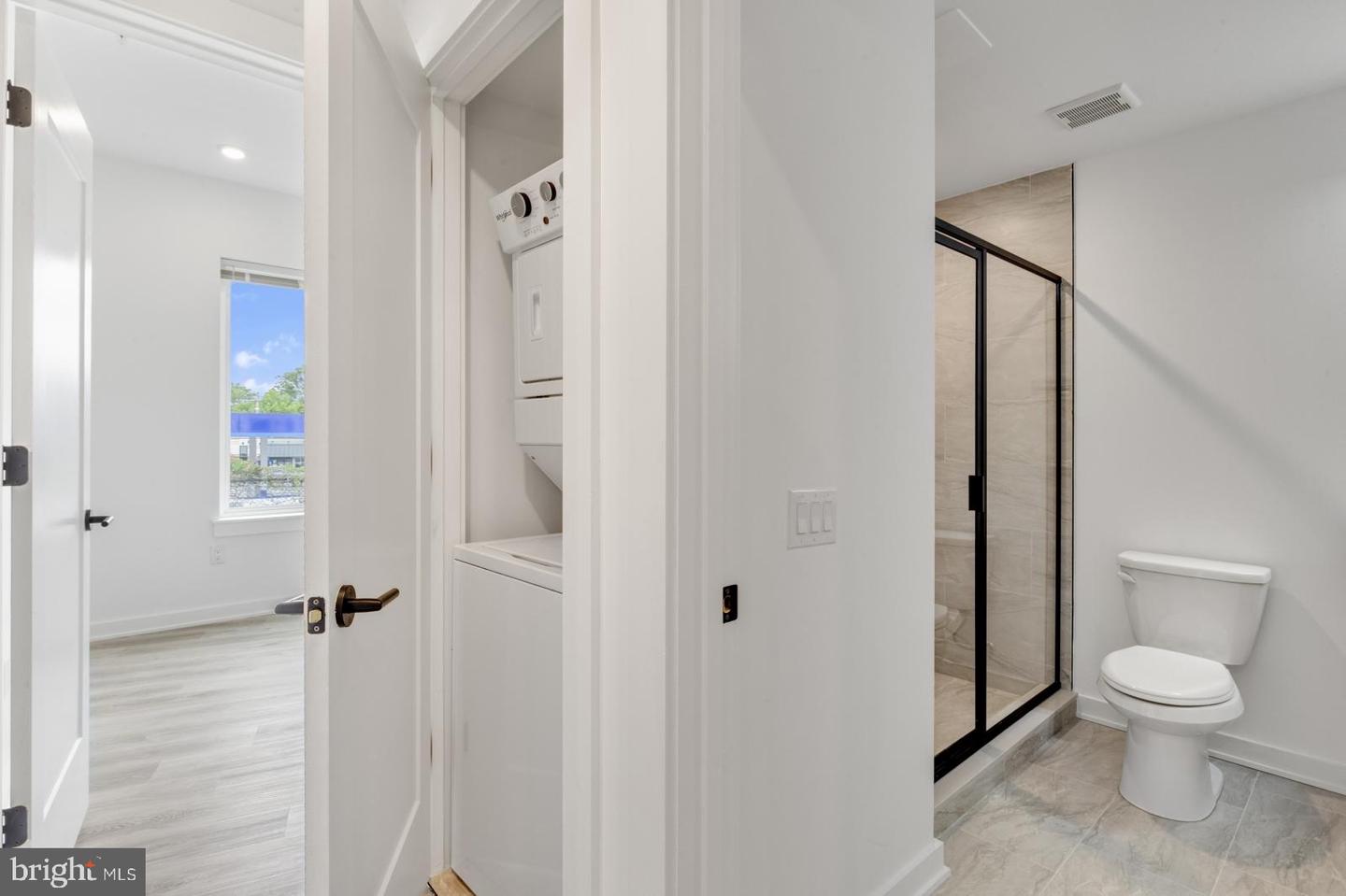 2046 E Lehigh Ave #3d Property Photo 11