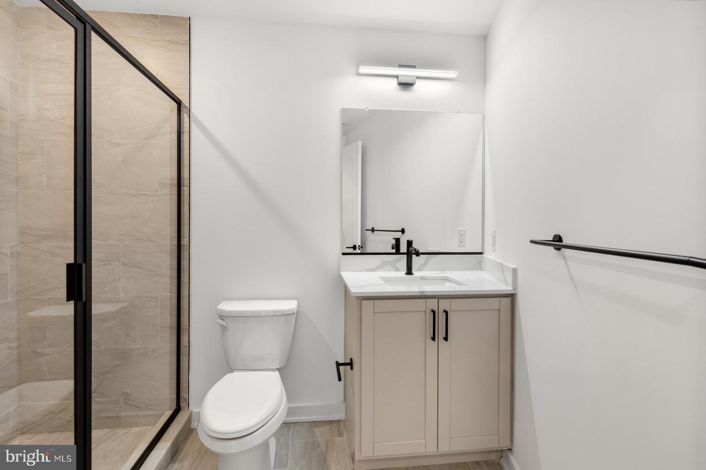 2046 E Lehigh Ave #3d Property Photo 12