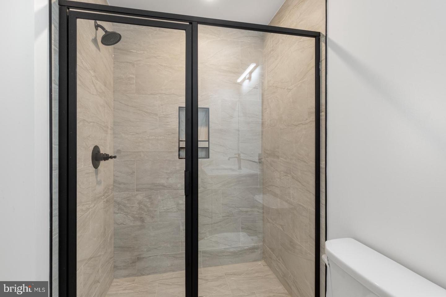 2046 E Lehigh Ave #3d Property Photo 13