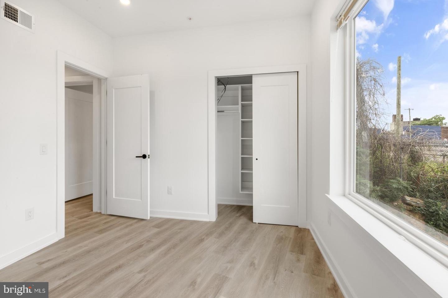 2046 E Lehigh Ave #3d Property Photo 17