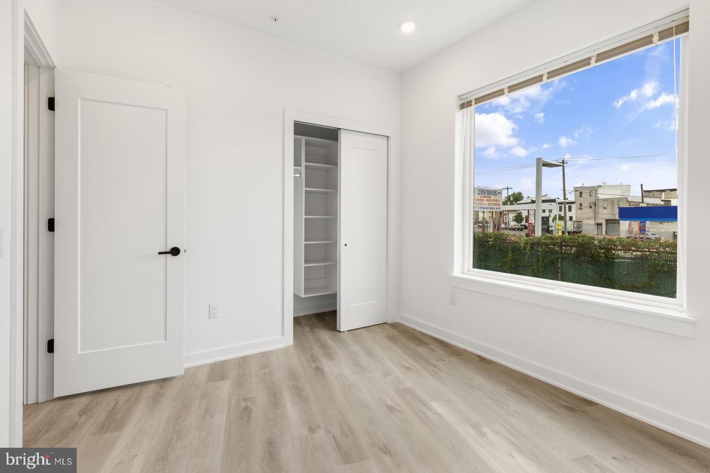 2046 E Lehigh Ave #3d Property Photo 18