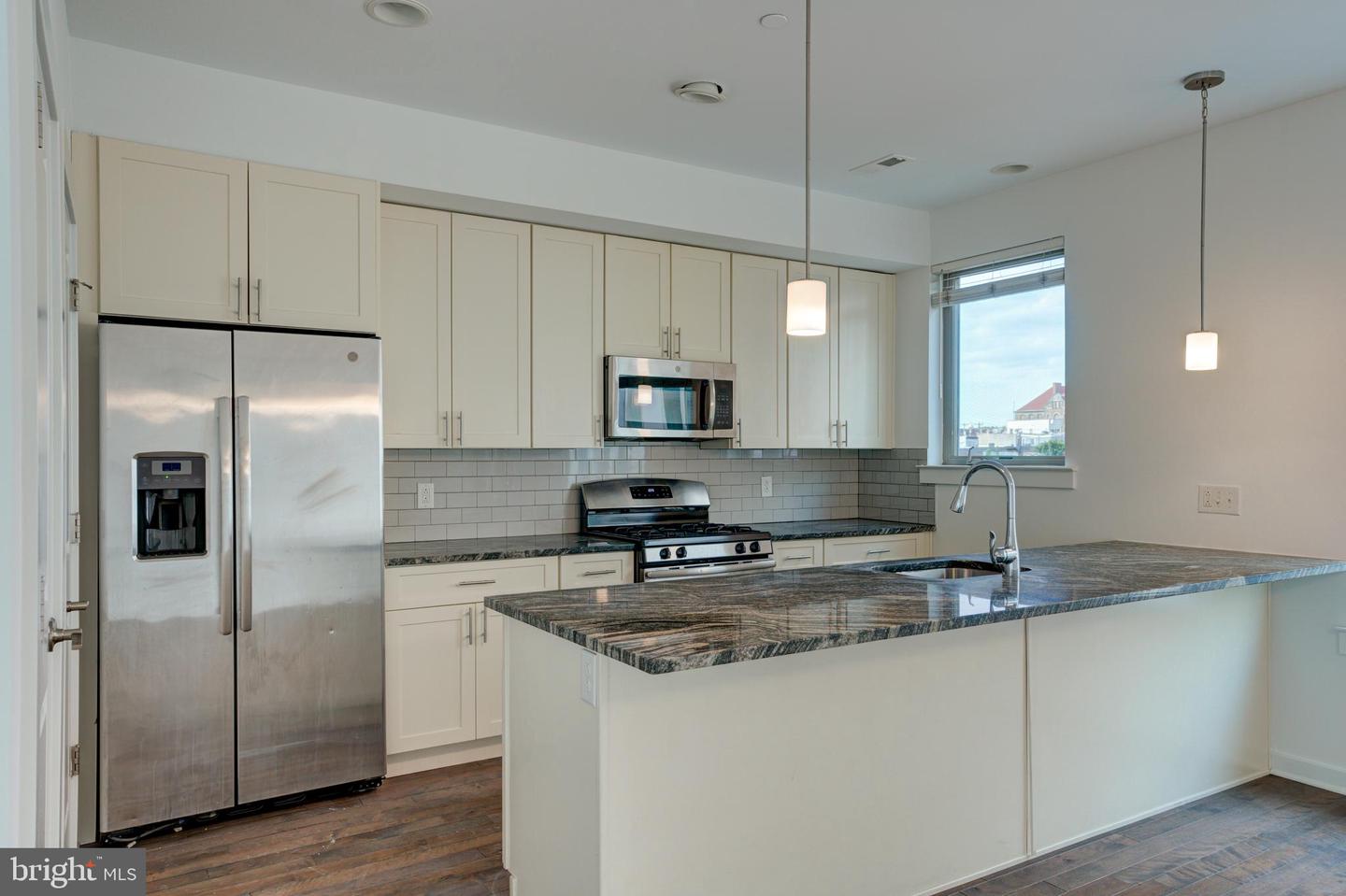 2104 Kensington Walk Property Photo 2