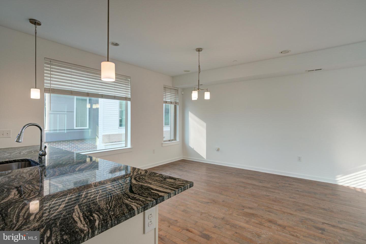 2104 Kensington Walk Property Photo 3