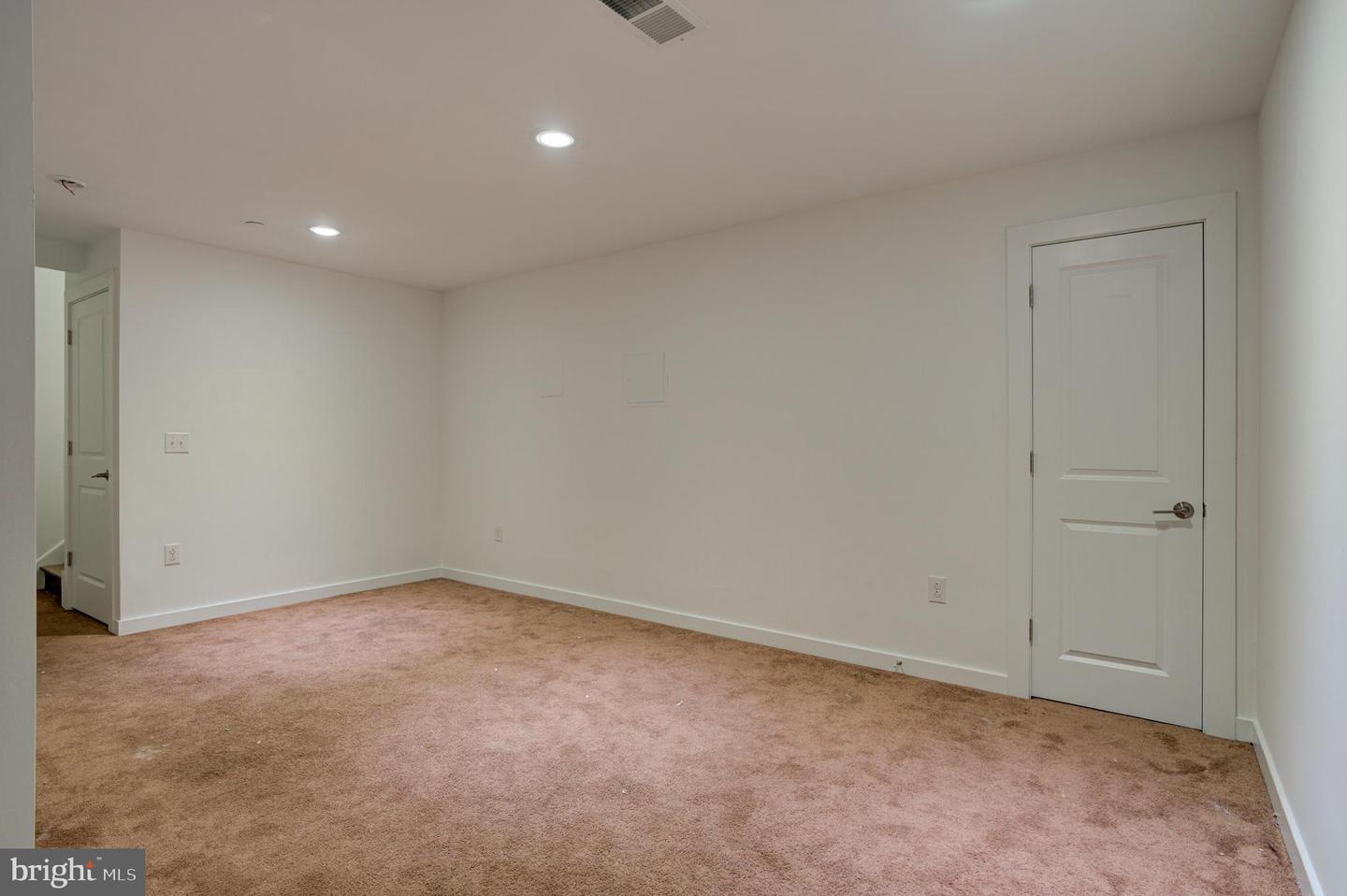 2104 Kensington Walk Property Photo 11