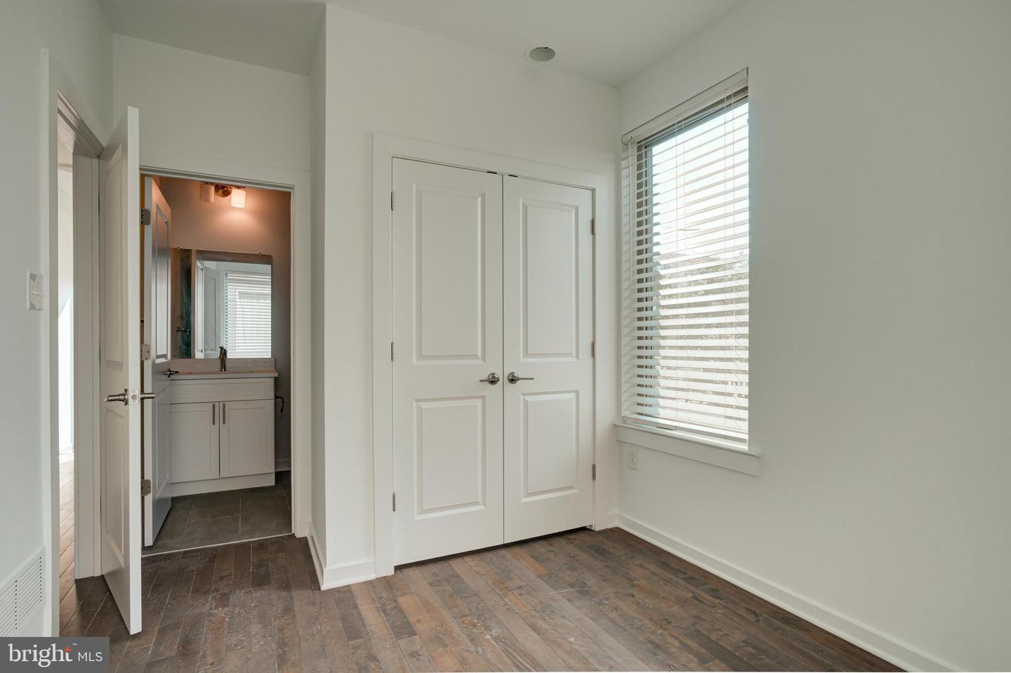 2104 Kensington Walk Property Photo 16