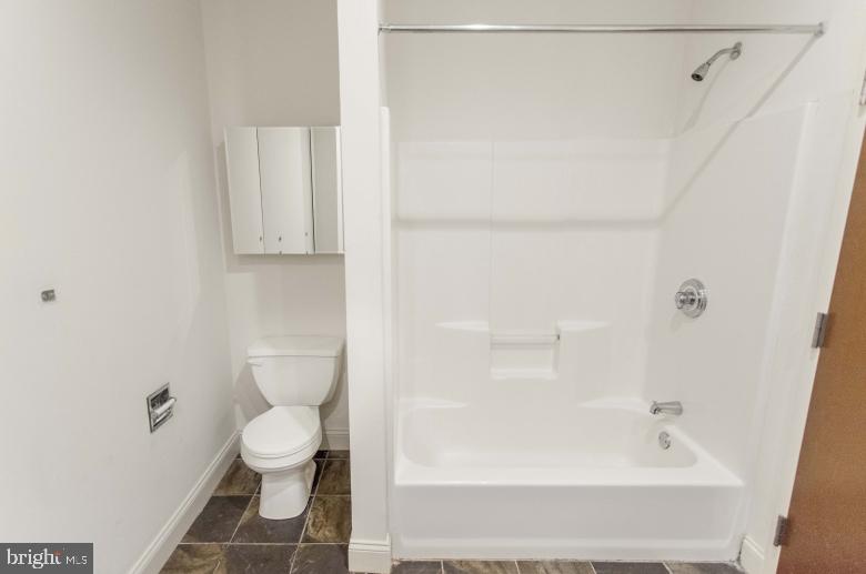 1222-26 Arch St #309 Property Photo 4