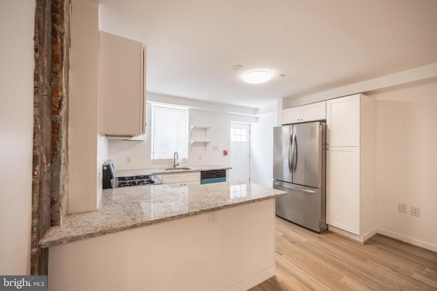 711 W Thompson St #unit 1f Property Photo 3