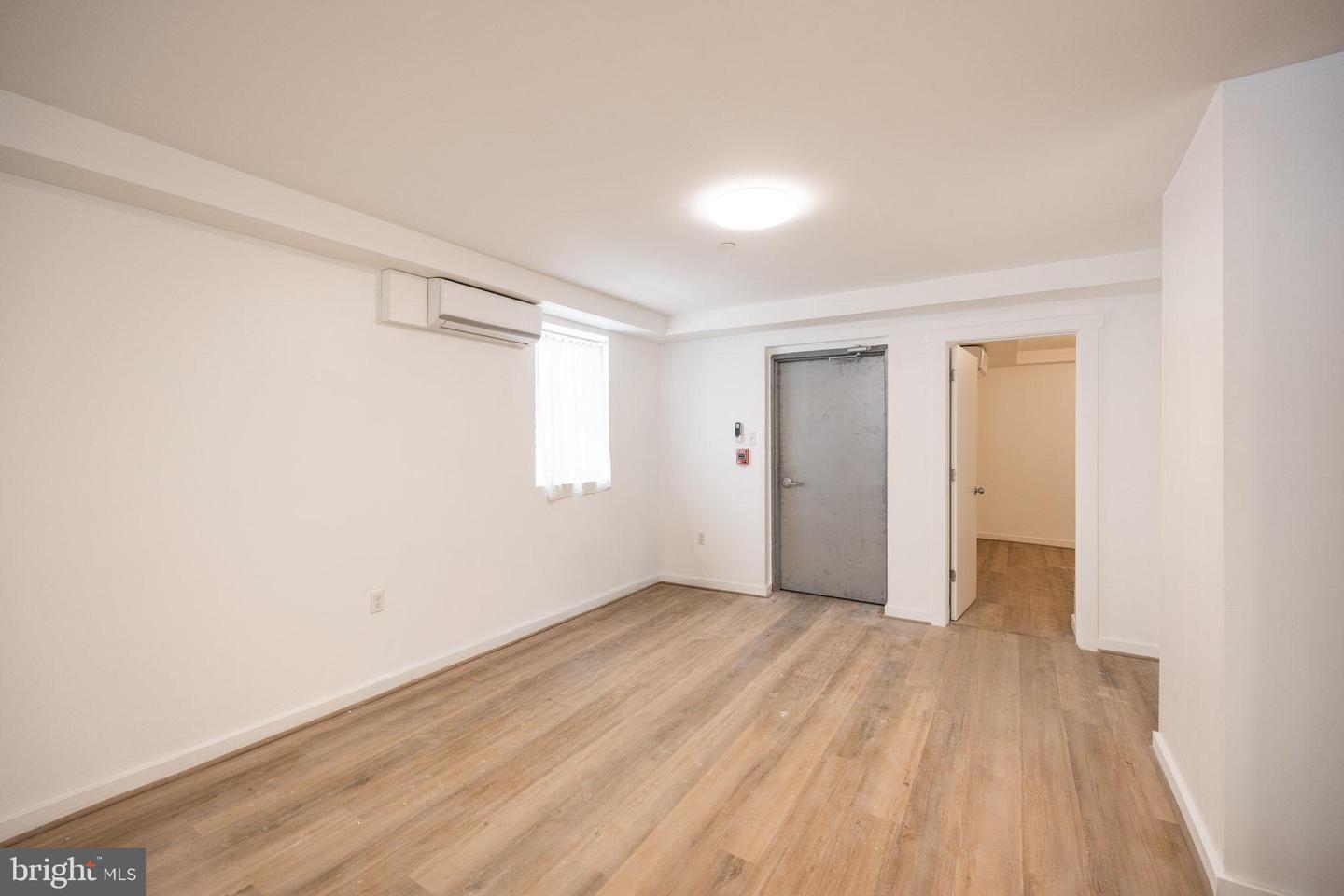 711 W Thompson St #unit 1f Property Photo 4