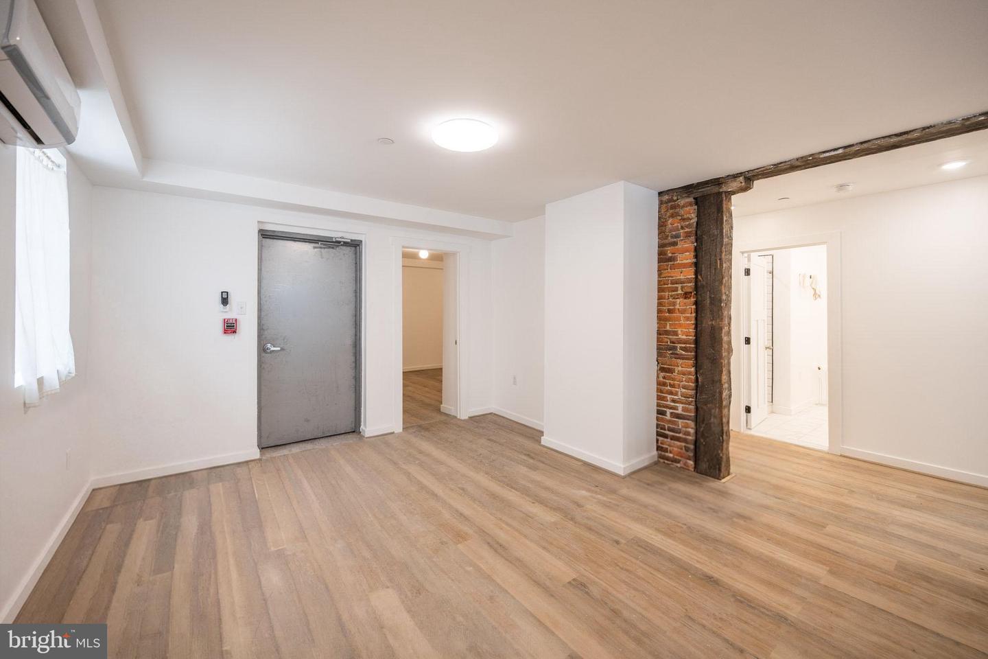 711 W Thompson St #unit 1f Property Photo 5