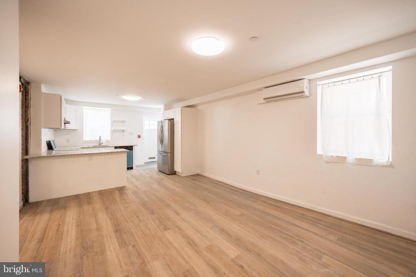 711 W Thompson St #unit 1f Property Photo 7