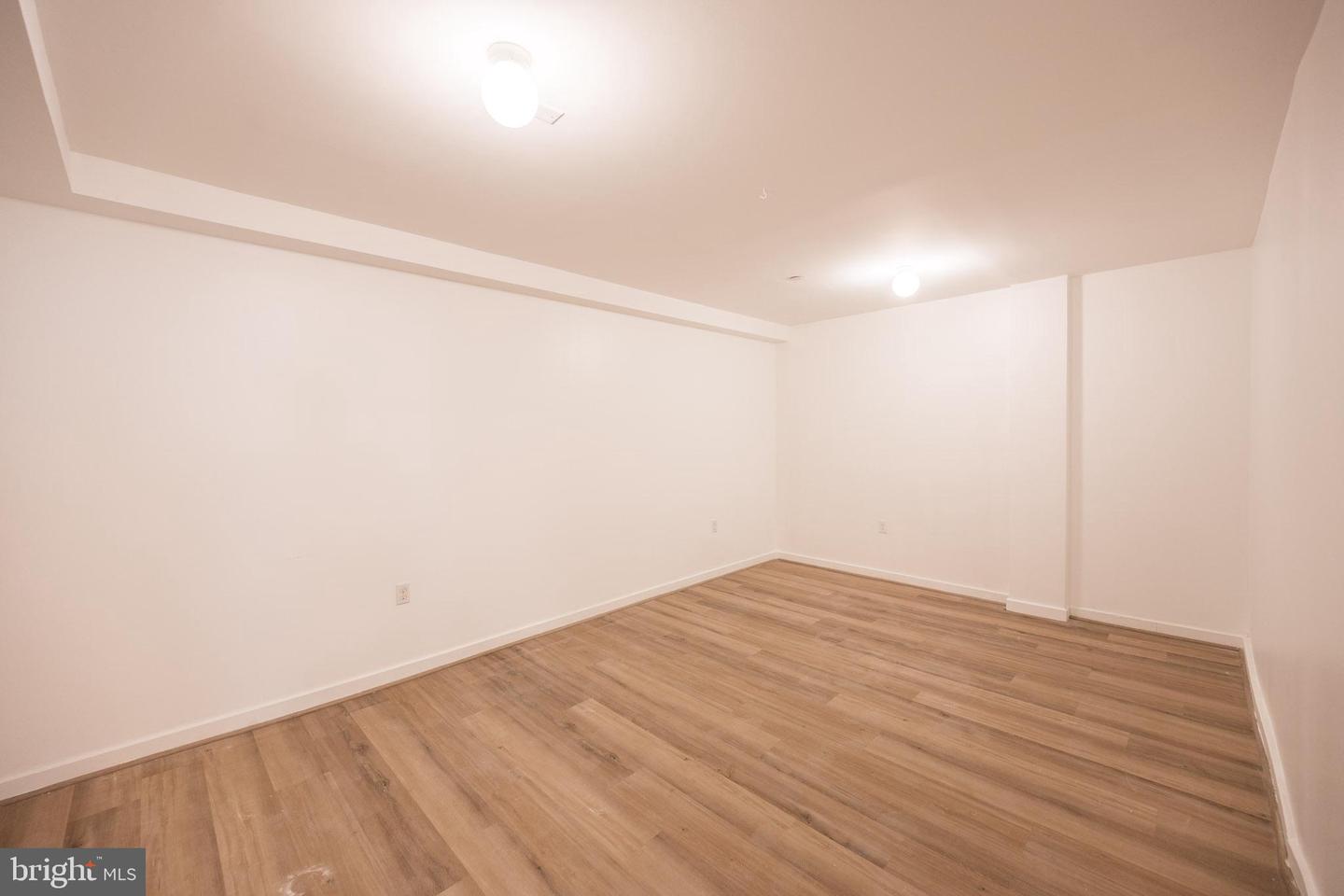 711 W Thompson St #unit 1f Property Photo 8