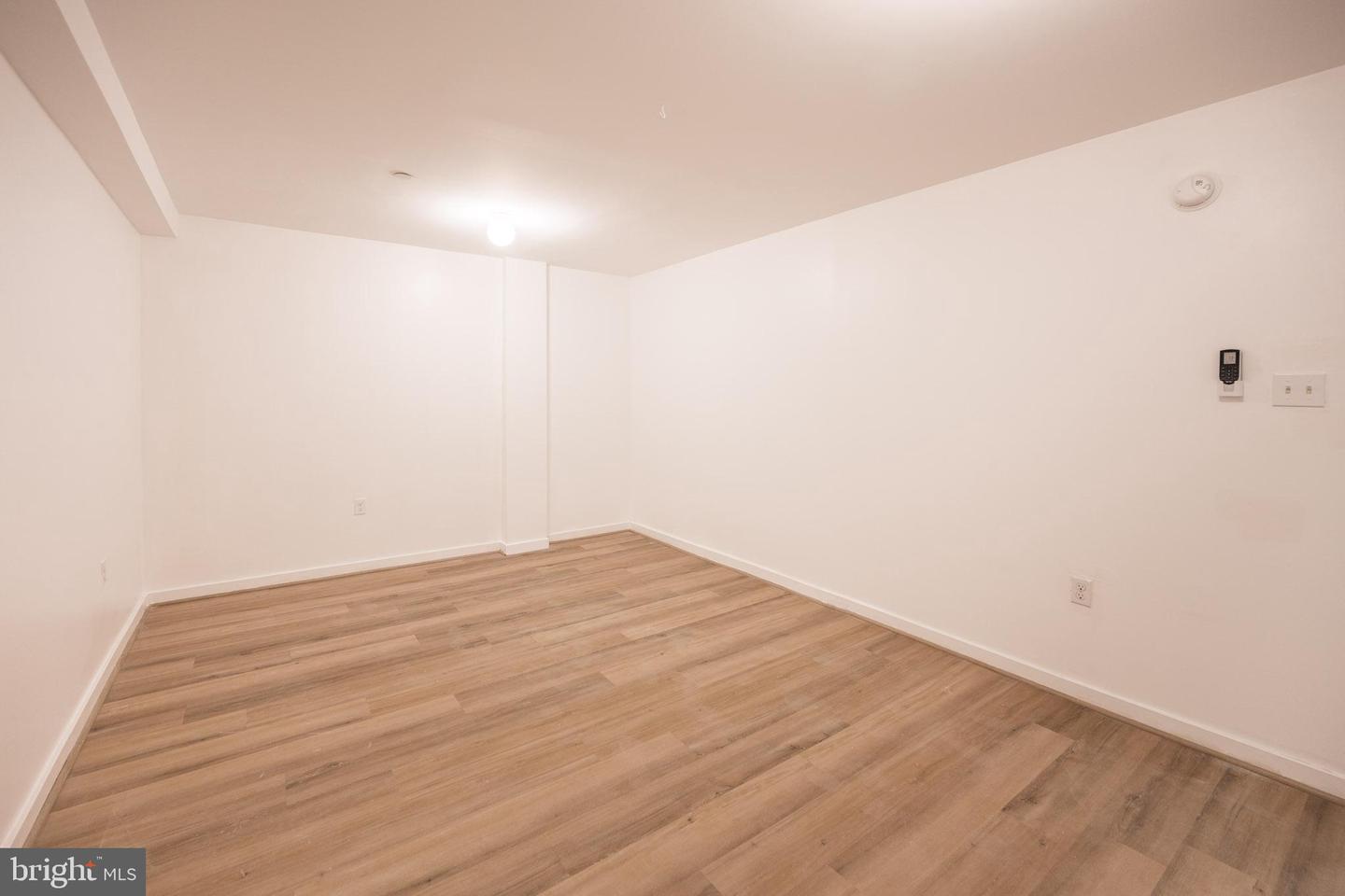 711 W Thompson St #unit 1f Property Photo 9