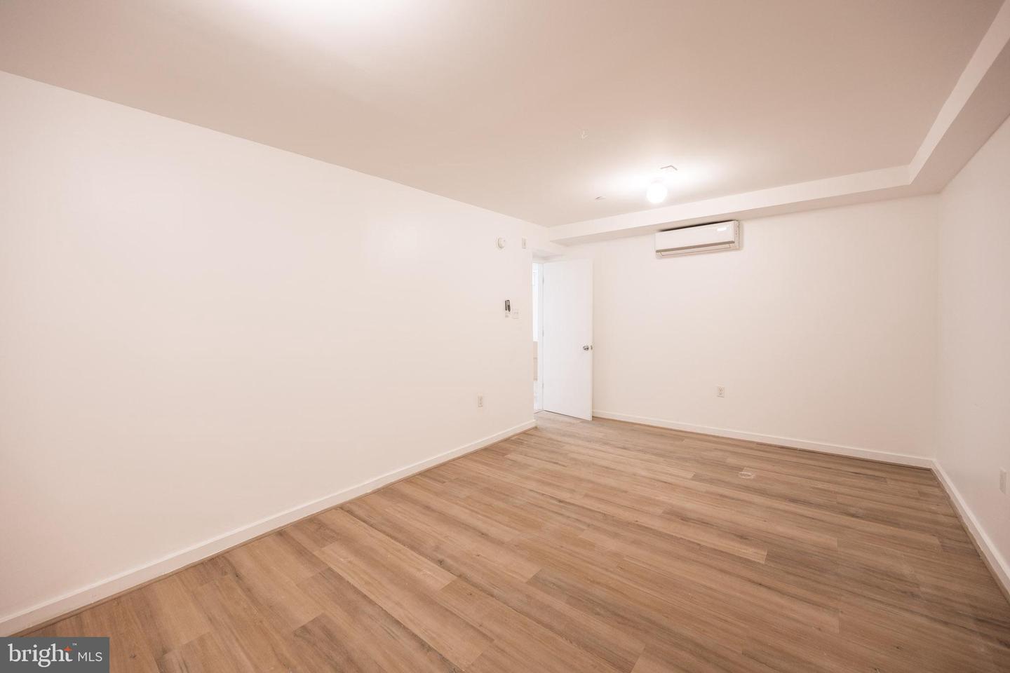 711 W Thompson St #unit 1f Property Photo 10