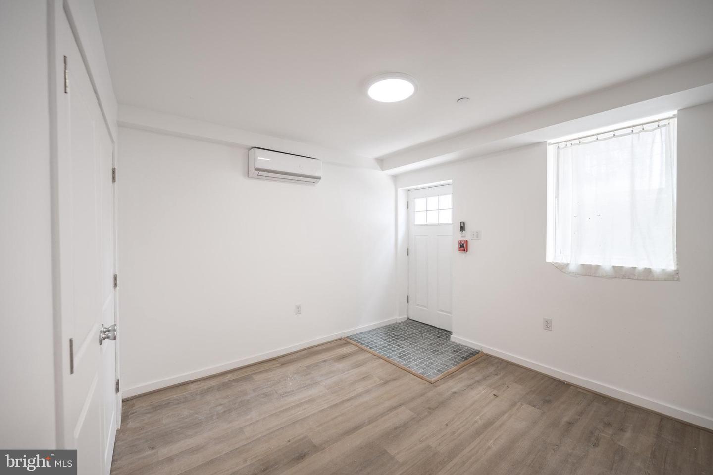 711 W Thompson St #unit 1f Property Photo 11