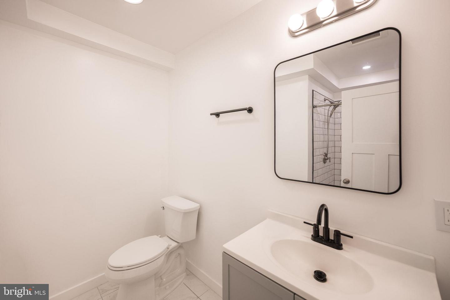 711 W Thompson St #unit 1f Property Photo 14