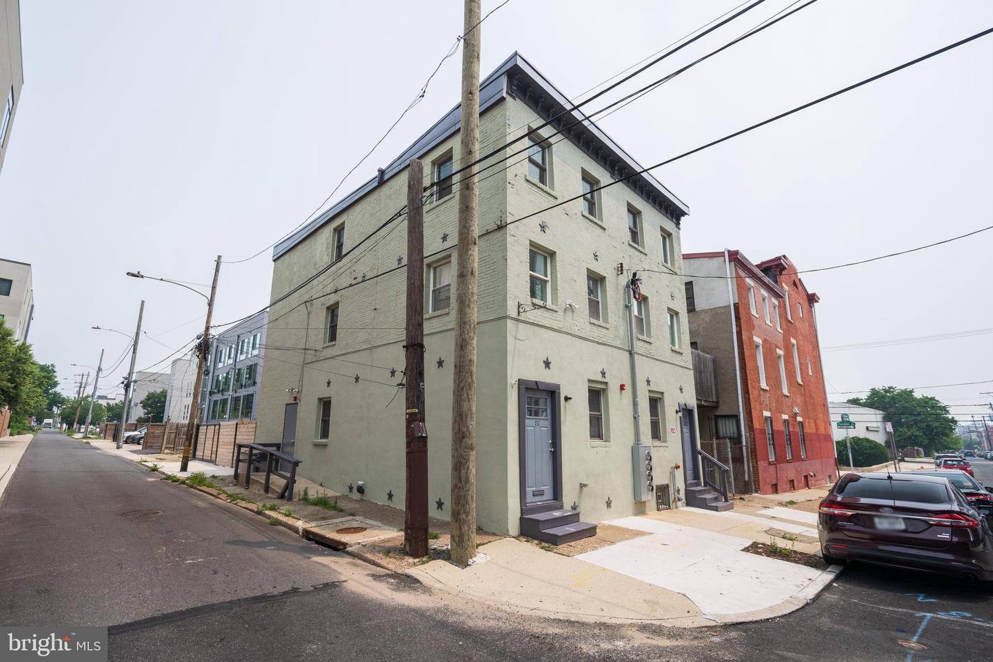711 W Thompson St #unit 1f Property Photo 16