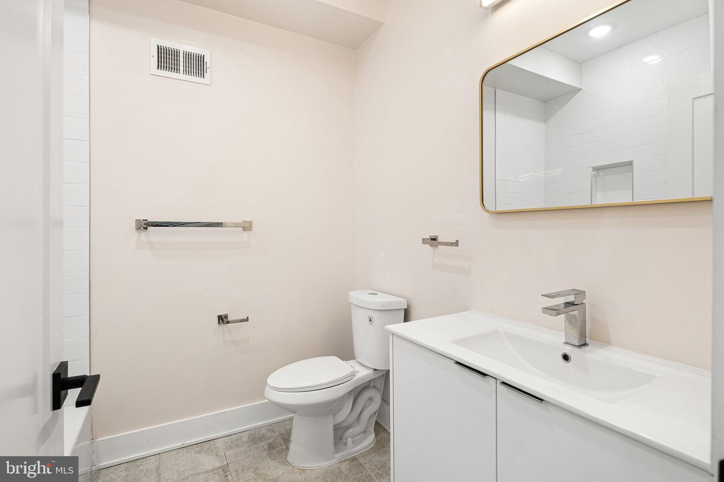 2610 Trenton Ave Property Photo 10