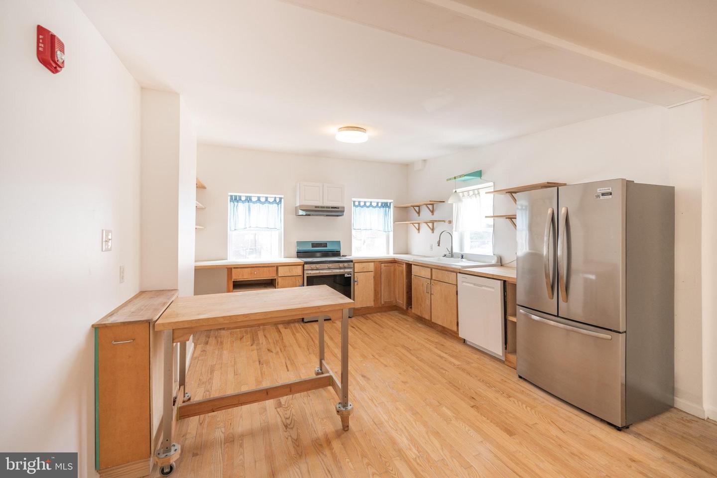 711 W Thompson St #unit 3f Property Photo 5