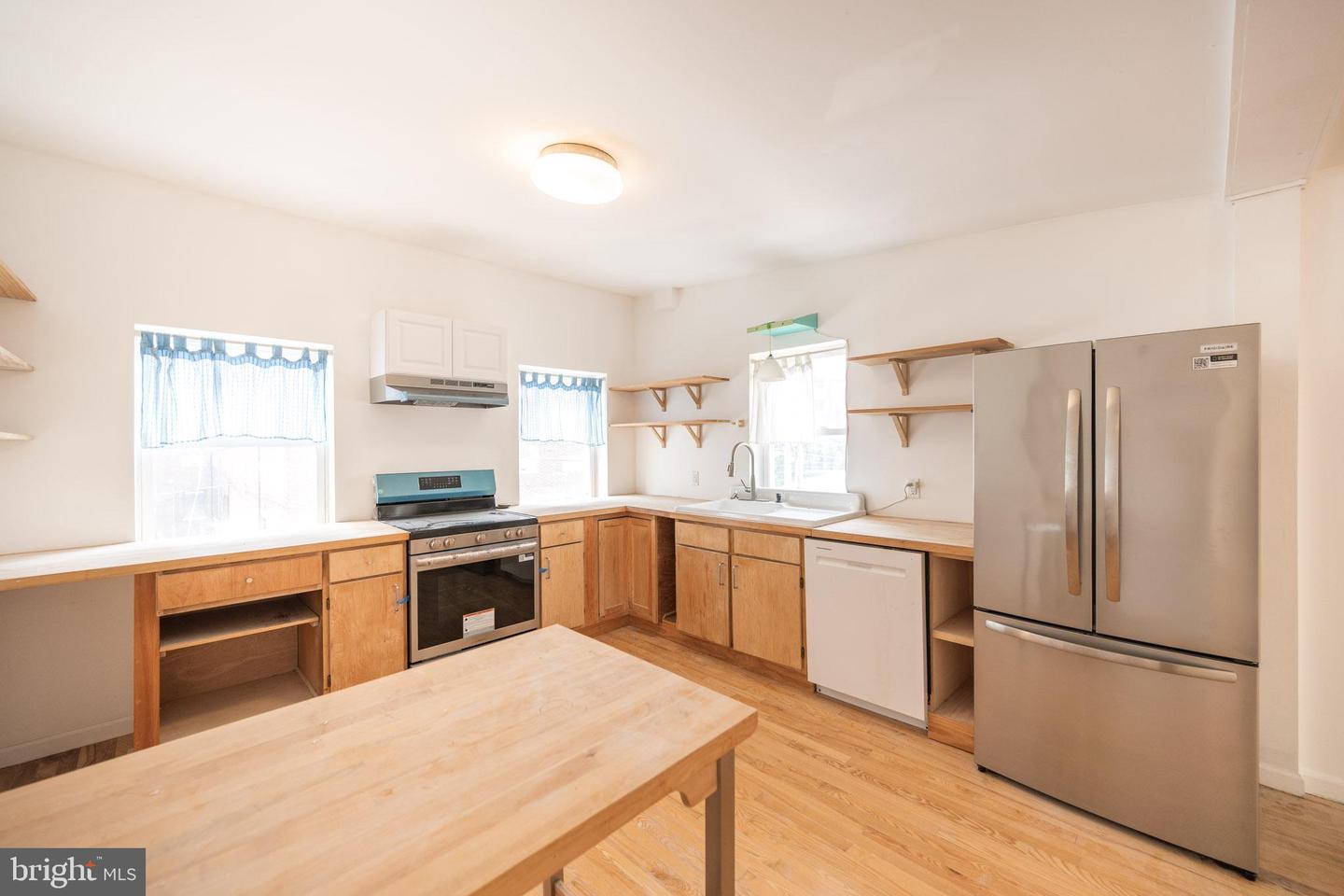 711 W Thompson St #unit 3f Property Photo 6