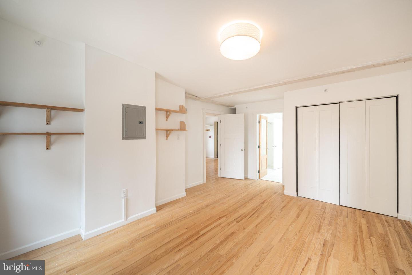 711 W Thompson St #unit 3f Property Photo 10