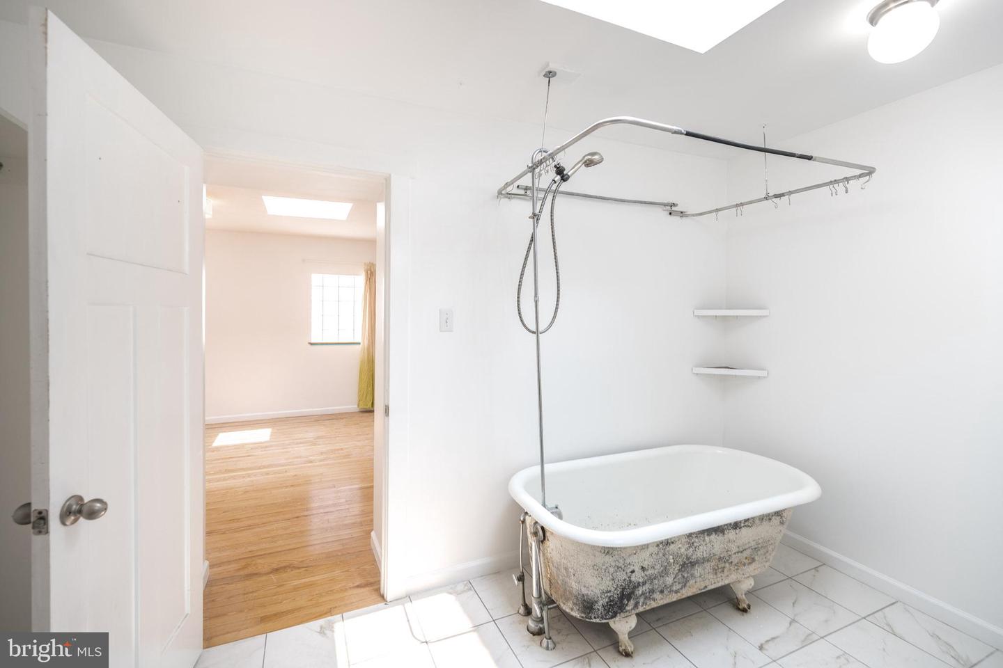 711 W Thompson St #unit 3f Property Photo 12