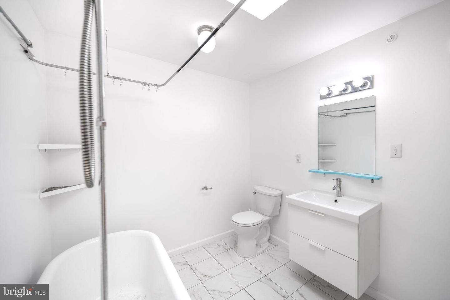 711 W Thompson St #unit 3f Property Photo 13