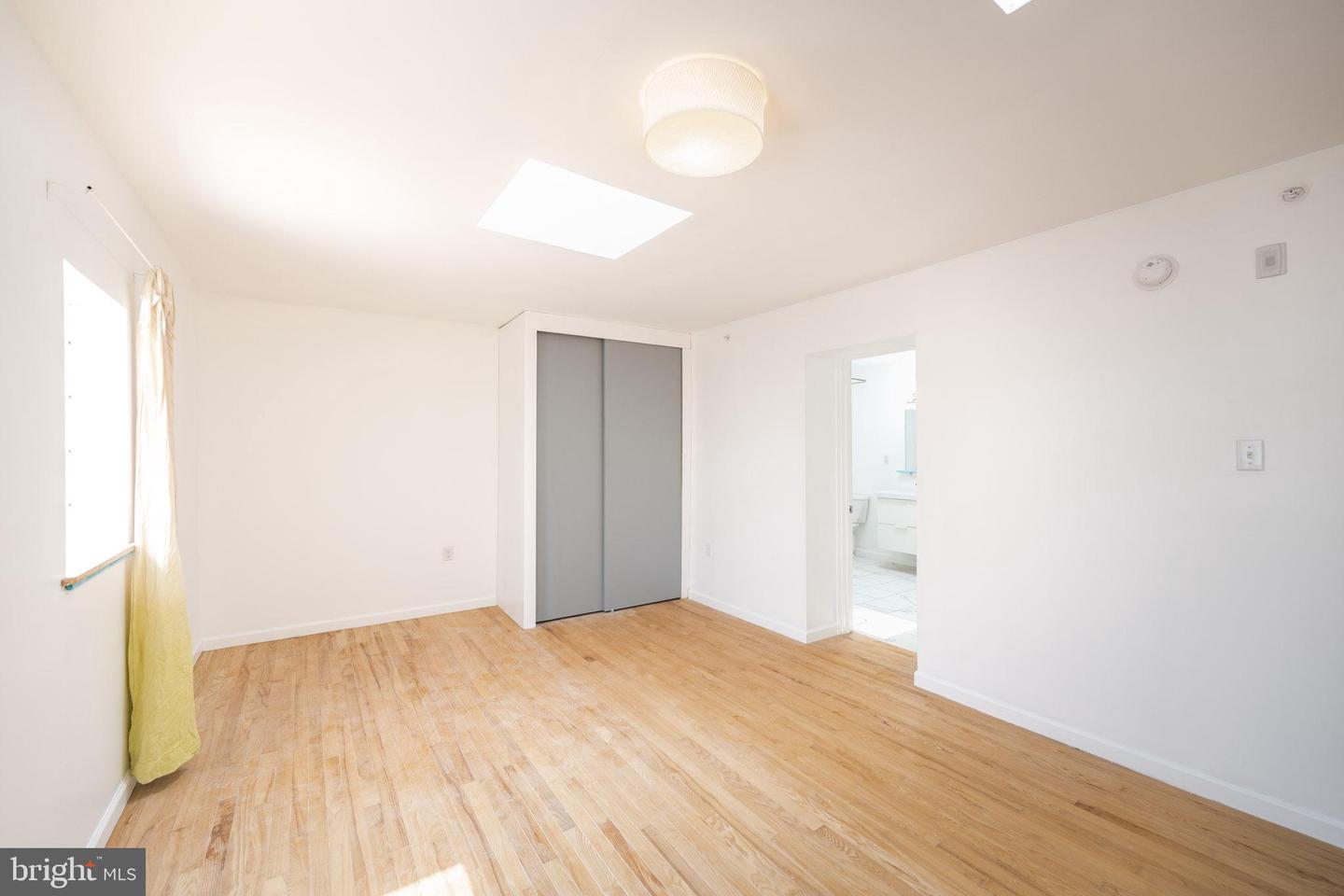 711 W Thompson St #unit 3f Property Photo 15