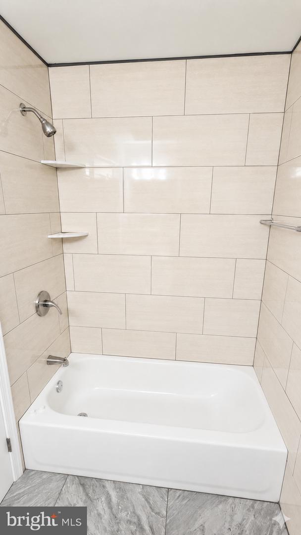 5240 E Roosevelt Blvd Property Photo 14