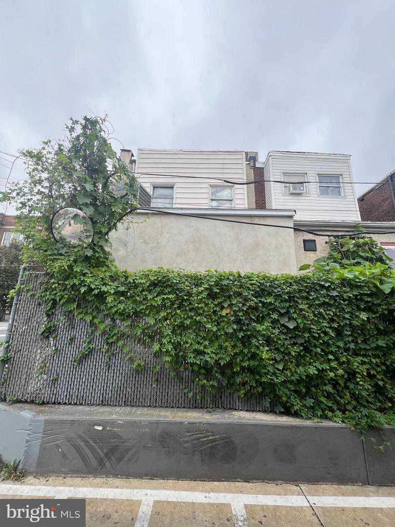 100 S 55th St Property Photo 12