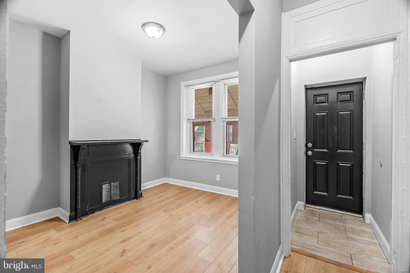 2461 N Garnet St Property Photo 3
