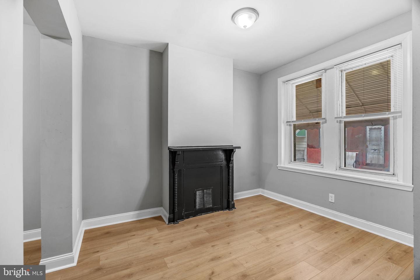 2461 N Garnet St Property Photo 4
