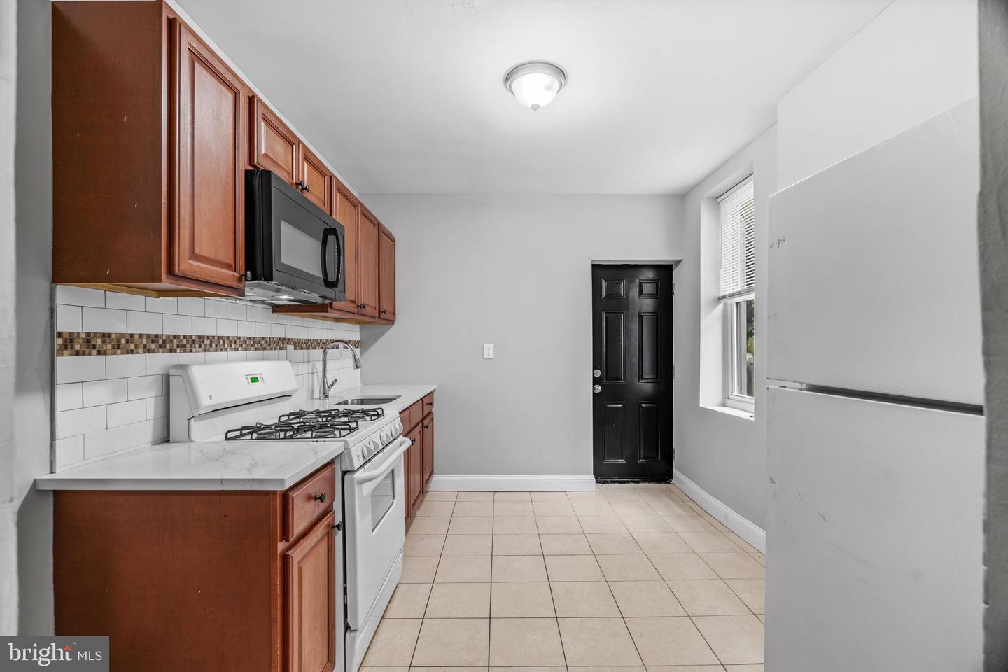 2461 N Garnet St Property Photo 8